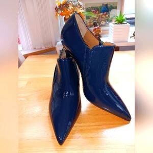 Tory Burch blue patent leather heels/pumps